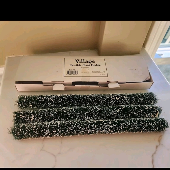 Department 56 Other - Department 56 Village Accessories Flexible Sisal Hedges Set of 3 w box 52596